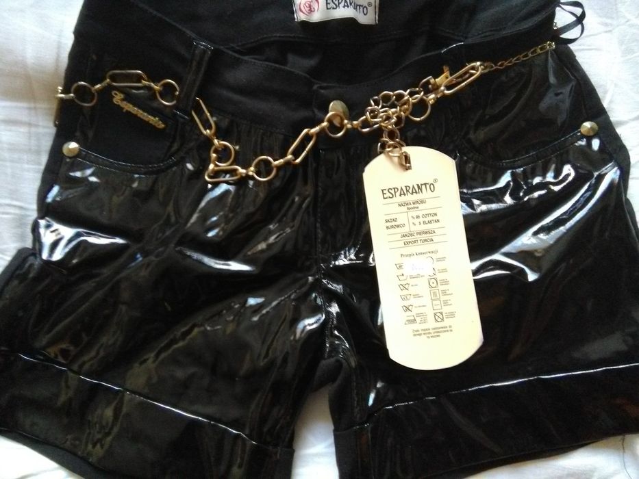 Продавам къси панталони