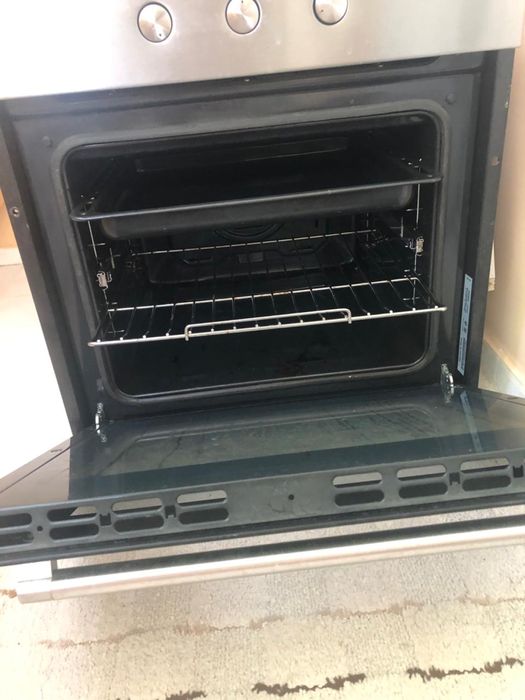 Духовка почти новая