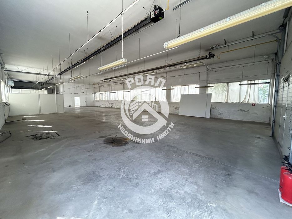 Дава се под наем Склад в Раковски - 375 кв.м за 1570.8 € - Снимка #2