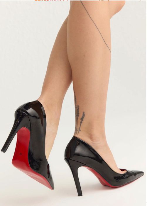 Дамски лачени токчета със заострен връх