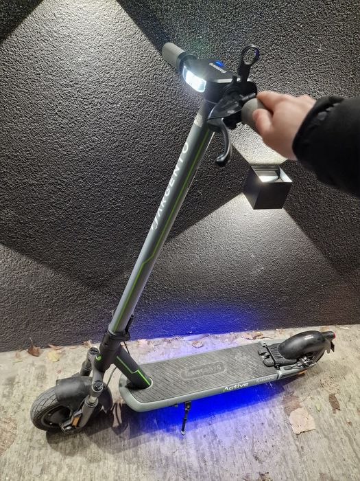 Електрическа тротинетка Argento Active – LED осветление, здрава констр