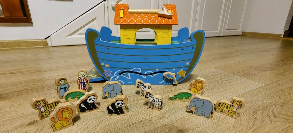 Arca lui Noe din lemn