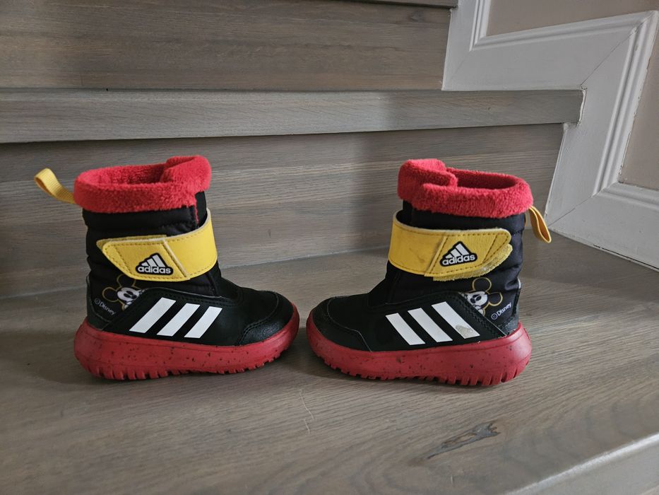 Vând cizme adidas, mărimea 22