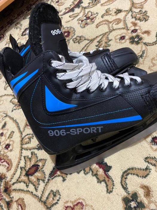 Коньки хоккейные