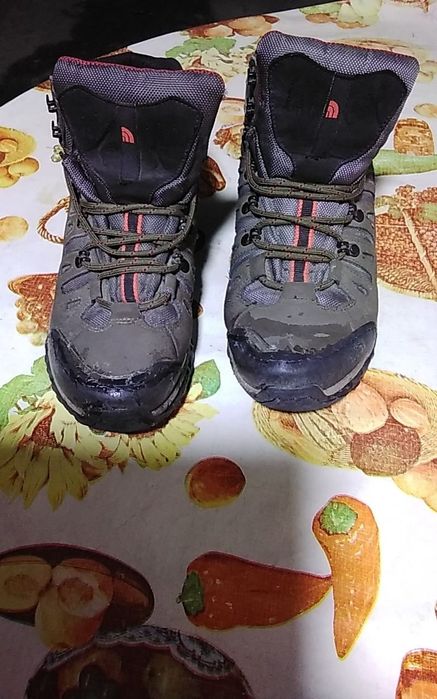 Современные  мужские  ботинки  , Вьетнам.