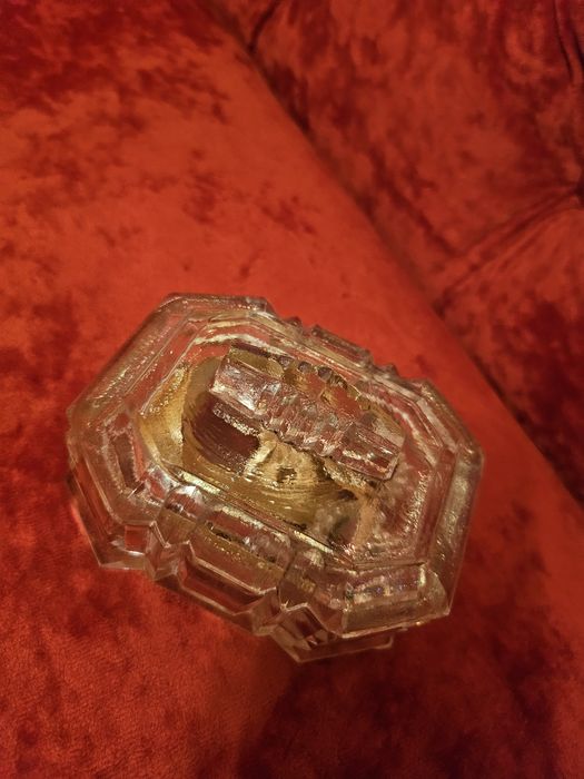 Cutiuță de cristal
