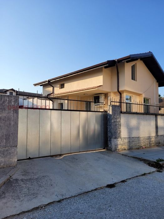 Продава се Къща в Пловдив, Прослав - 130 кв.м за 3270 €/кв.м - Снимка #3