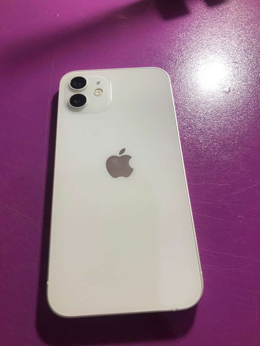 IPhone 12 64Gb без забележки