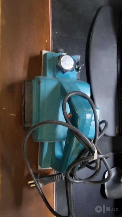 Электрорубанок Makita 1923H