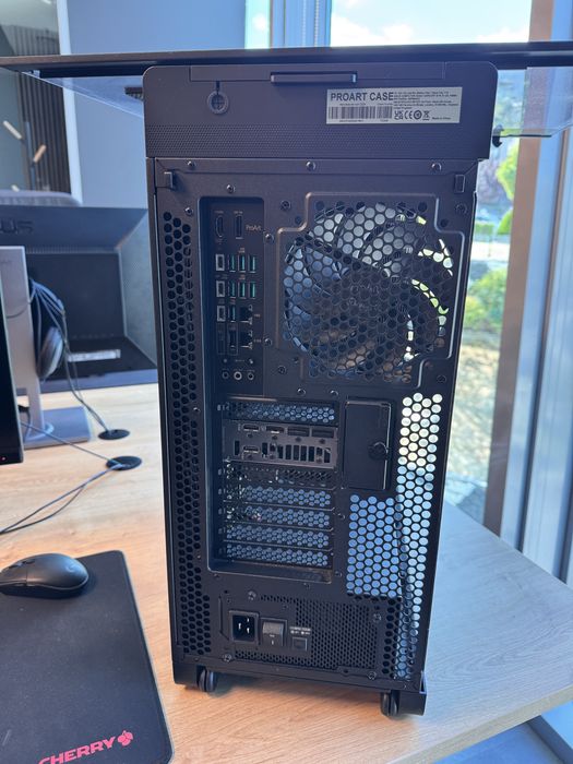 Мощен PC - работна станция - Ryzen 9 9950X / RTX 5070 Ti / 64GB / 6TB