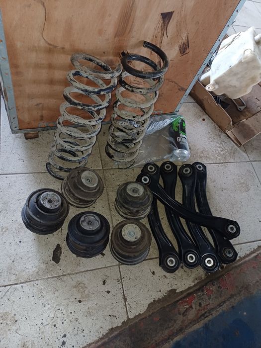 Рычаги задние мерс 210