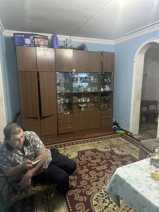 Uy sotiladi shota rustavilida joykashgan objijitada 4 ni 4  da joylash