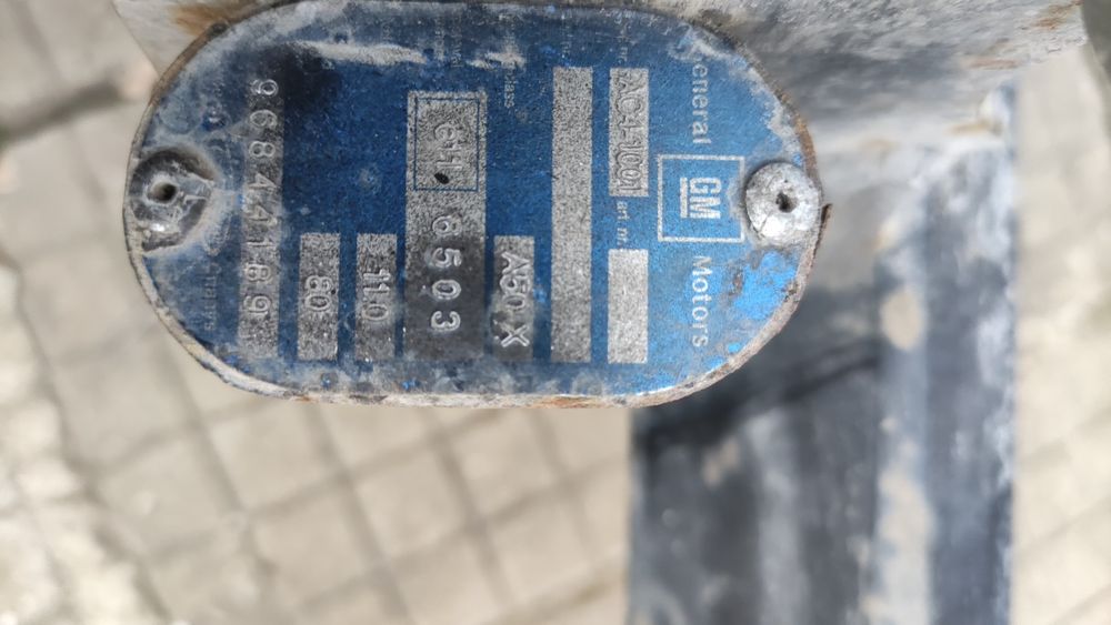 Теглич за Опел Антра