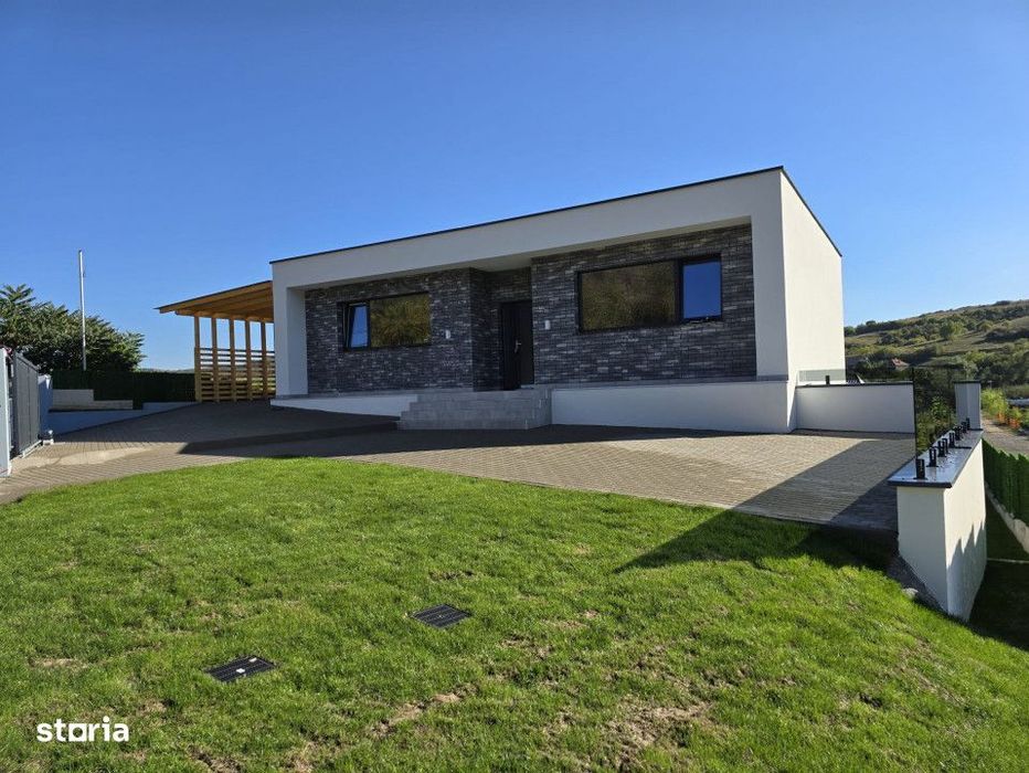 Casa individuala P+E, pompa de caldura, panouri fotovoltaice