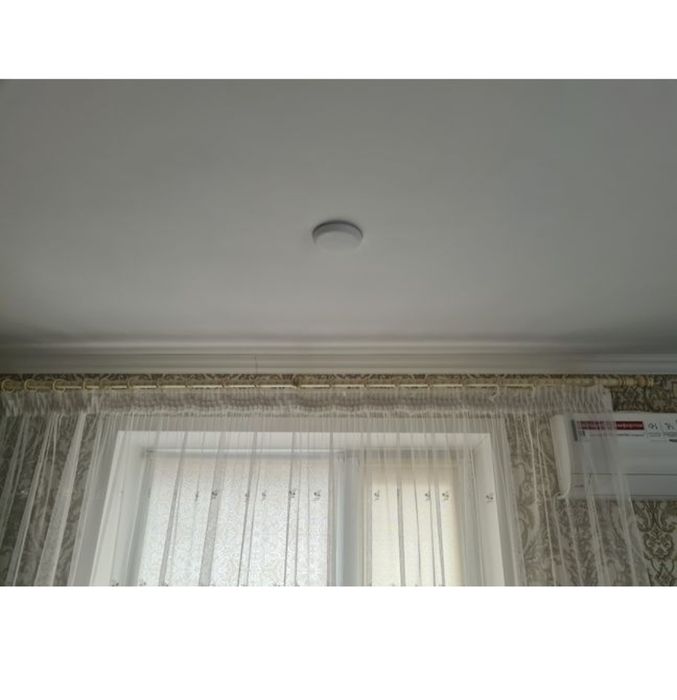 Карниз бежевый для штор