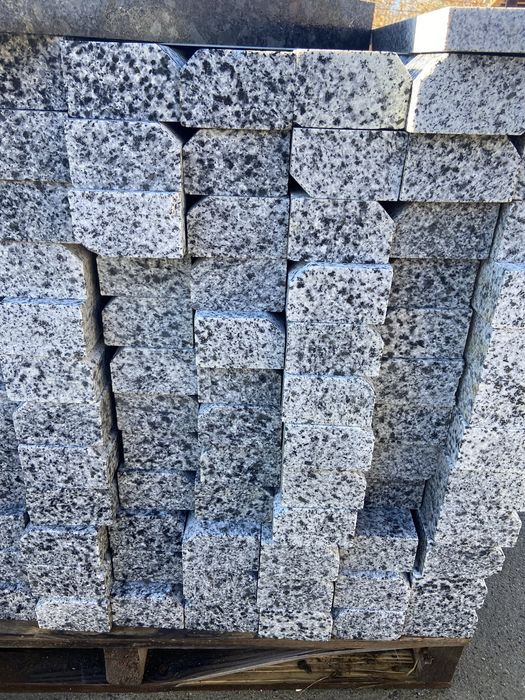 Гранитен бордюр 50/10/6 см