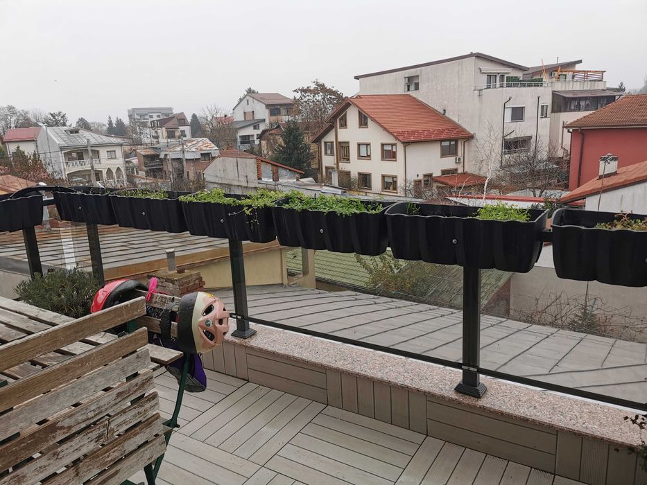 Apartament 4 camere decomandat, Damaroaia