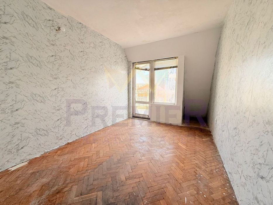 Продава се Двустаен апартамент в Варна, Централна поща - 60 кв.м за 1063 €/кв.м - Снимка #4