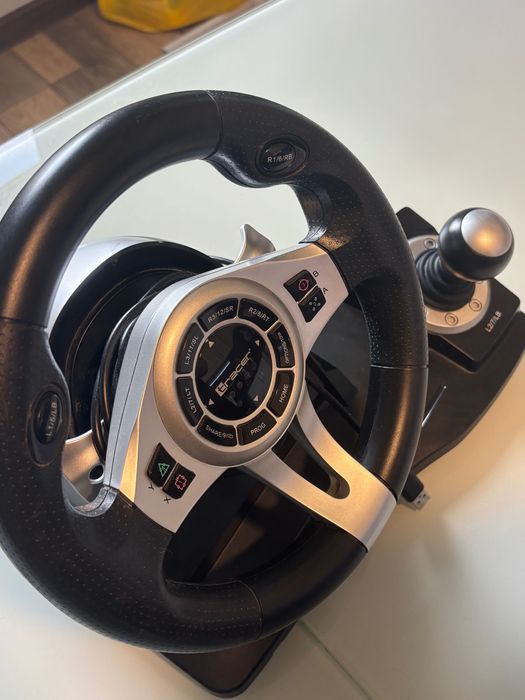 Продавам педали с кормило