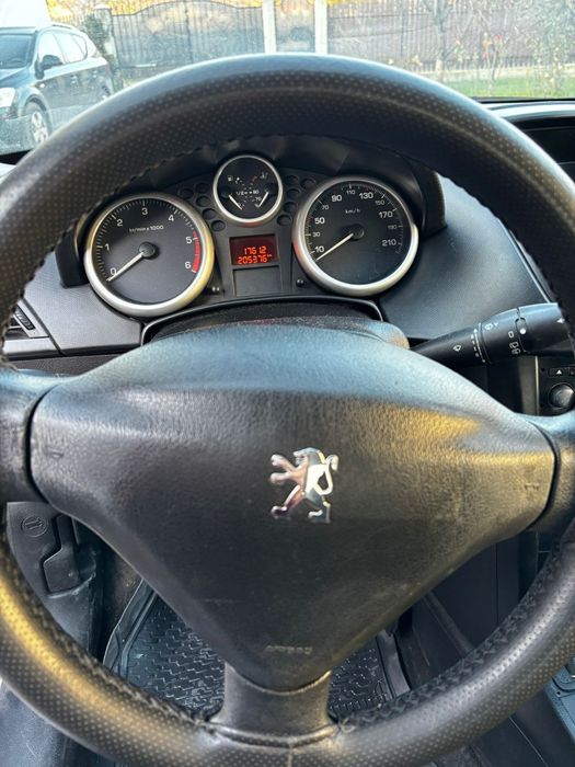 Vând Peugeot 207 1.4 HDi