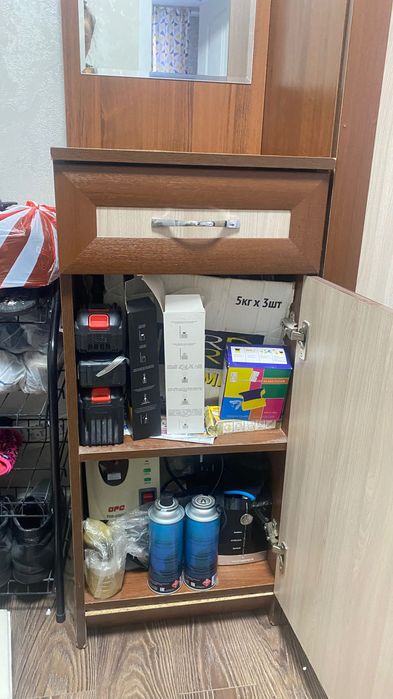 Продам шкаф в прихожую