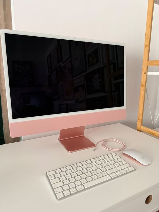 iMac 24" cu procesor Apple M3