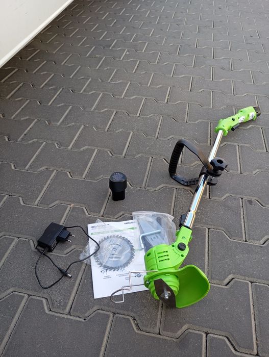 Mașină de tuns iarba electrică HT-901 12V cu 2 acumulatori - Nouă
