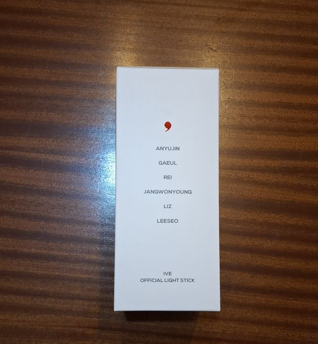 Чисто нов! Официален lightstick на IVE