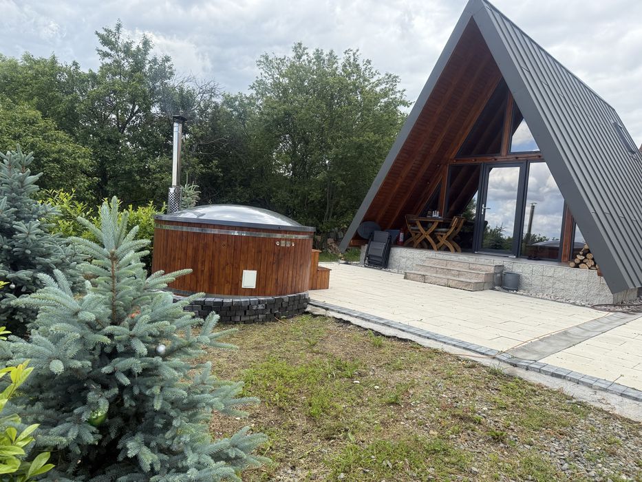 Cabană A frame cu ciubar de închiriat