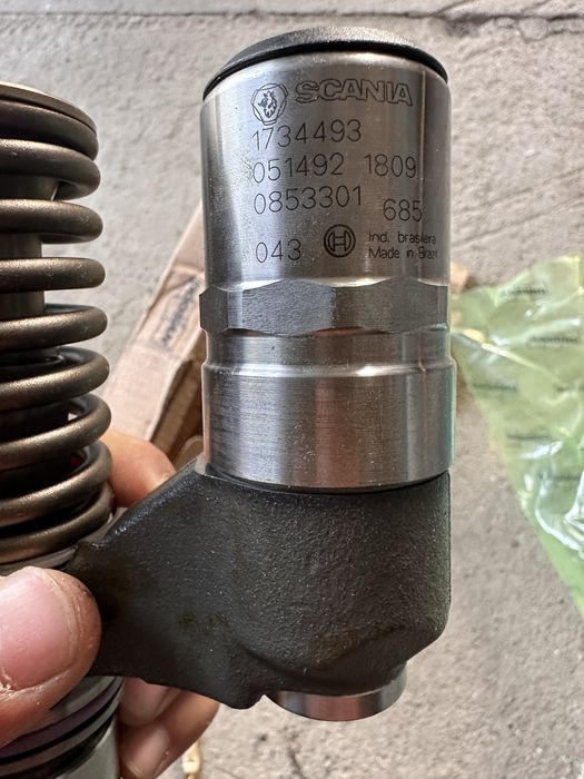 Продам новые Форсунка SCANIA