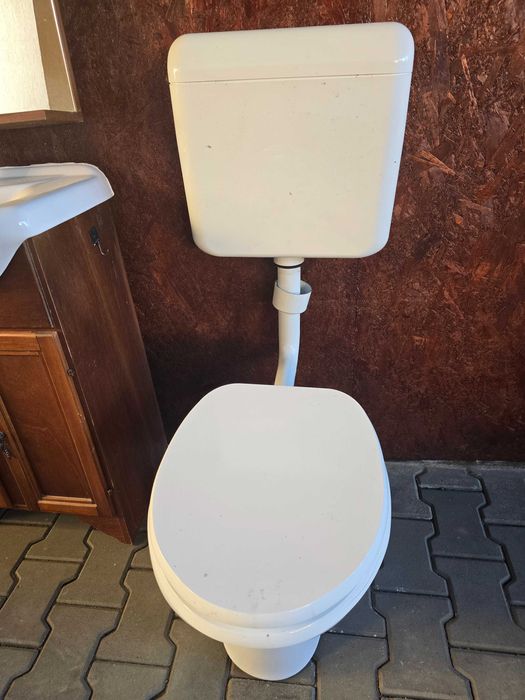 Set baie,chiuveta,oglinda, wc cu rezervor