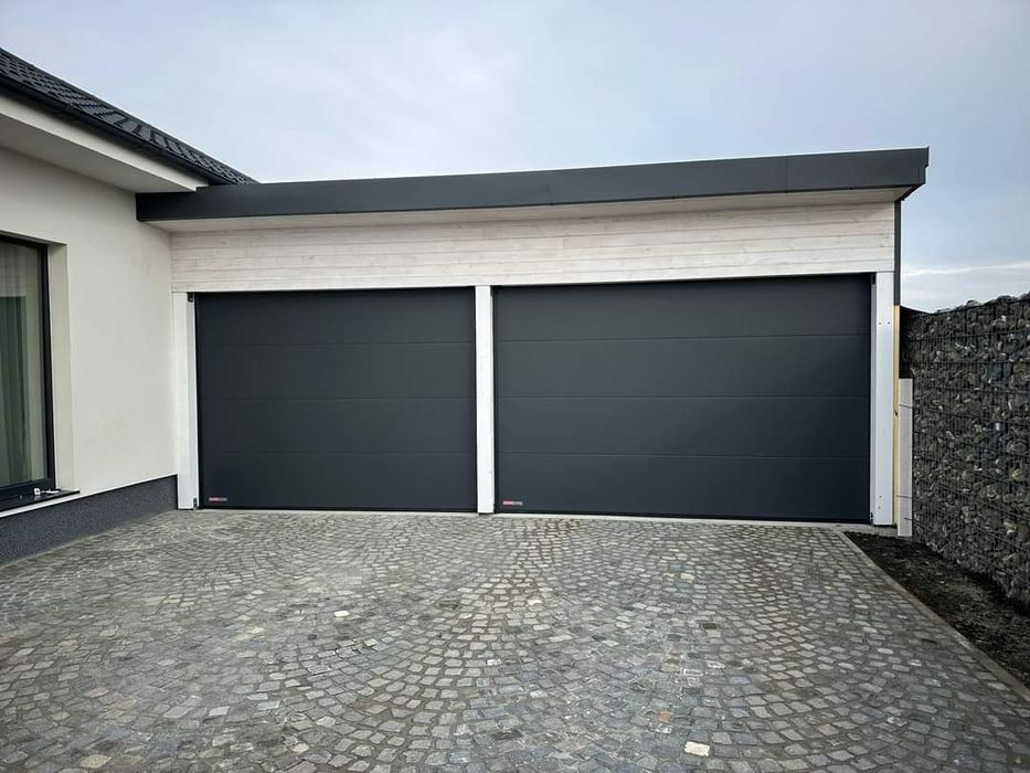 Garaj metalic din panouri sandwich  3.7 x 6m