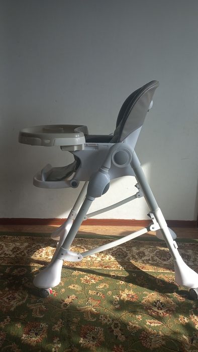 Стол для кормление