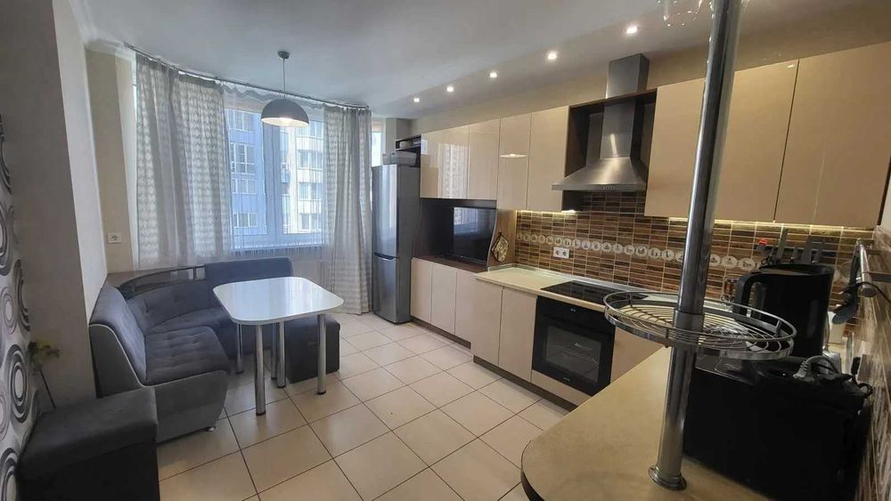 Дава се под наем Двустаен апартамент в София, Център - 56 кв.м за 408 € - Снимка #1