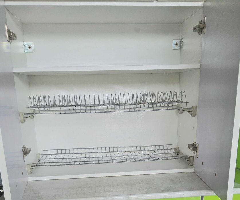 Кухонный гарнитур срочно продам