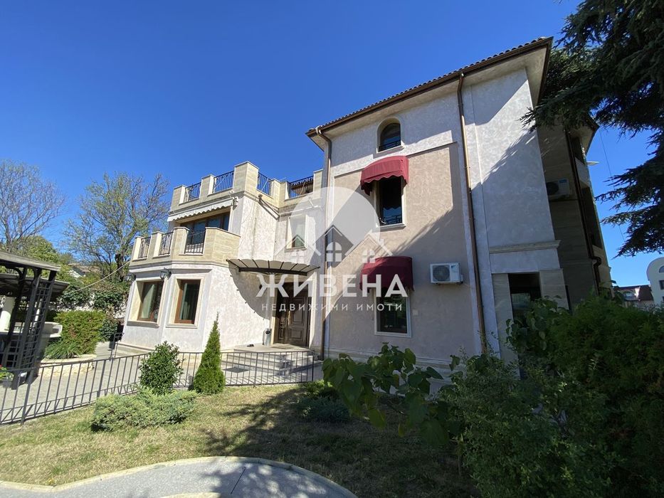 Продава се Къща в к.к. Св.Св. Константин и Елена - 753 кв.м за 1253 €/кв.м - Снимка #2