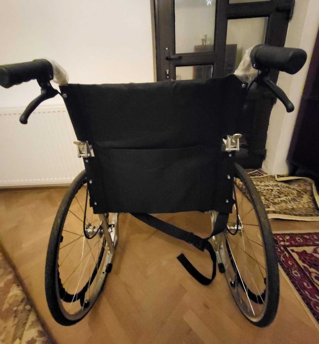 urgent scaun cu rotile cu actionare manuala nou