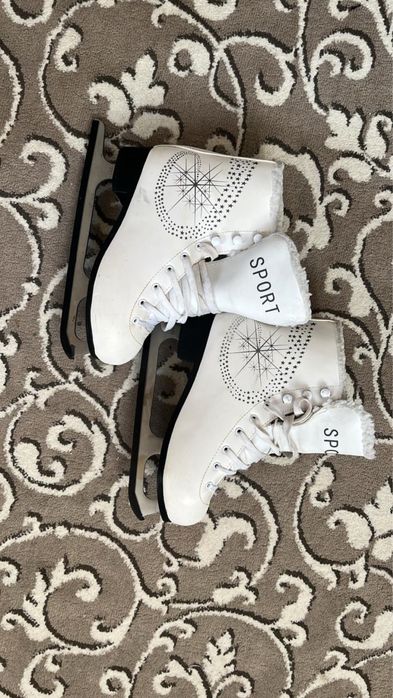 коньки  сатылады