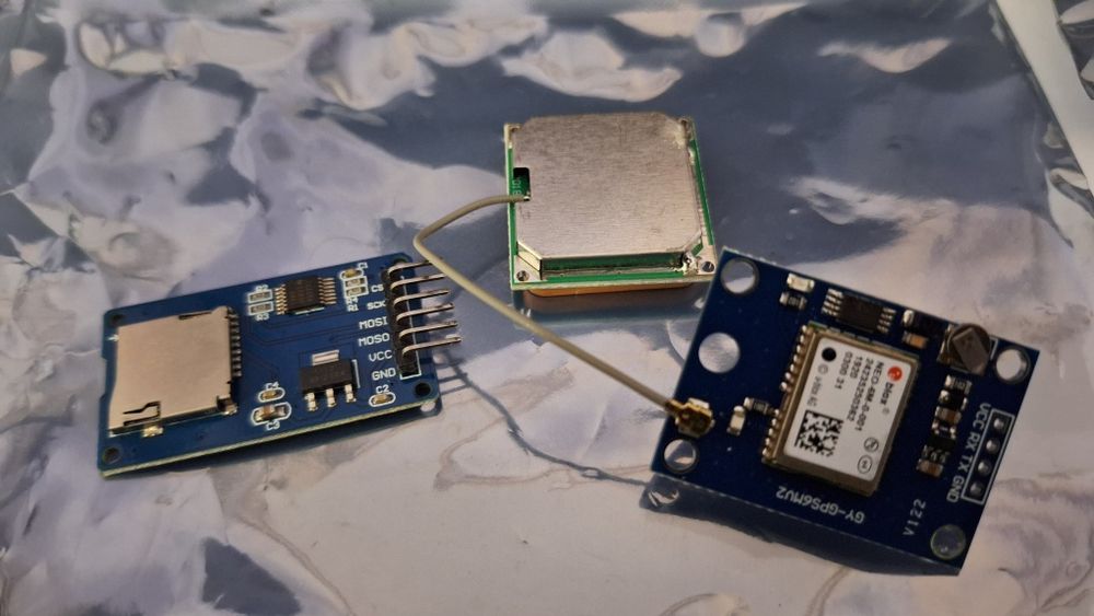 Nou! Gps neo 6m arduino + microsd reader cadou