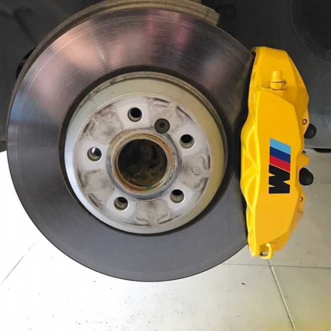 Colant Autocolant Emblema Sticker Etrier Etrieri Roti Jenti ALB BMW M