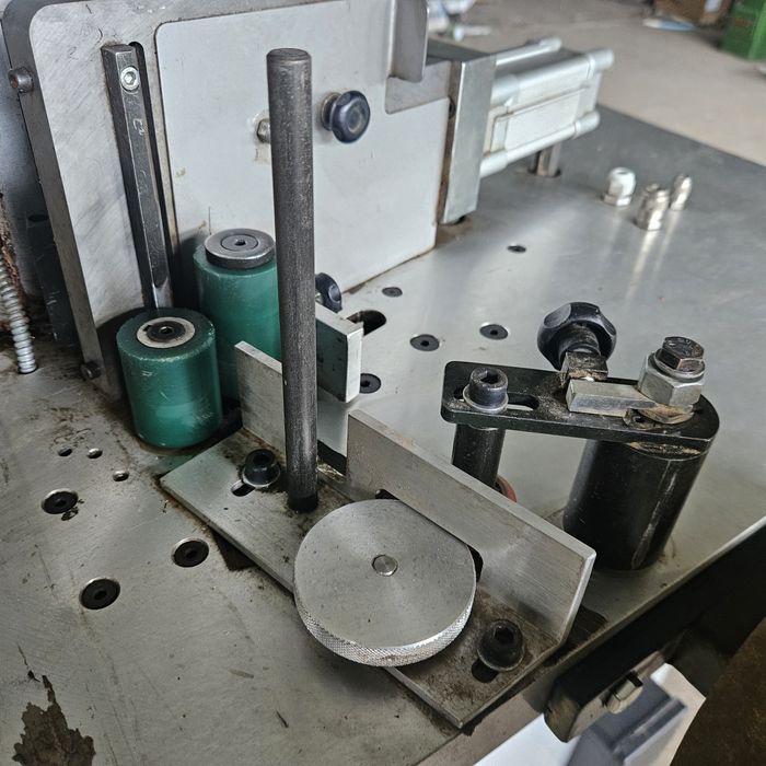 кантираща машина за праволинейно и криволинейно кантиране