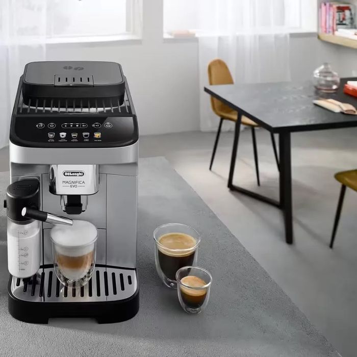 Кофемашина DeLonghi ECAM290.61.SB Magnifica Evo 3 года