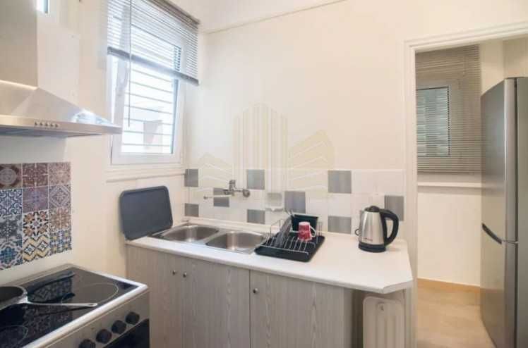 Дава се под наем Тристаен апартамент в Пловдив, Изгрев - 95 кв.м за 298.86 € - Снимка #2