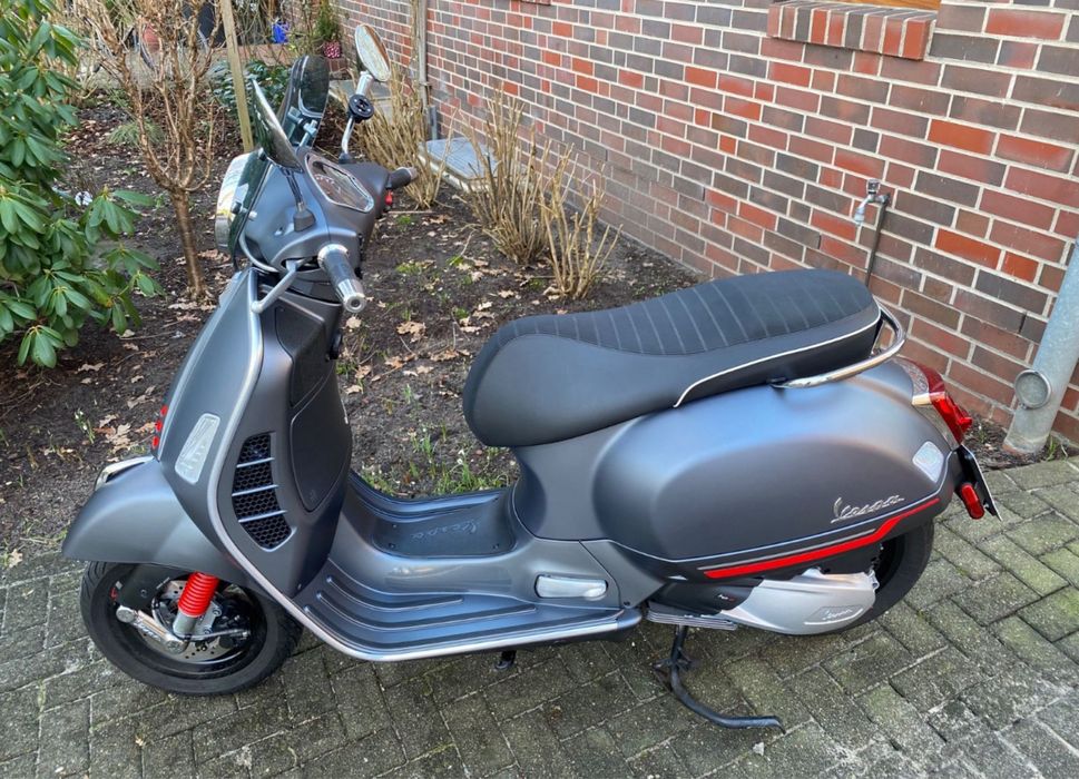 Piaggio Vespa 300 GTS super