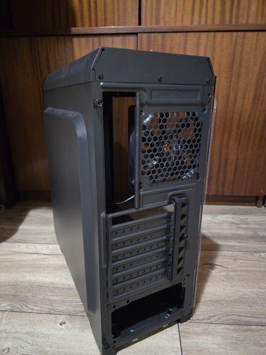 Кутия за компютър Cougar MX330-G