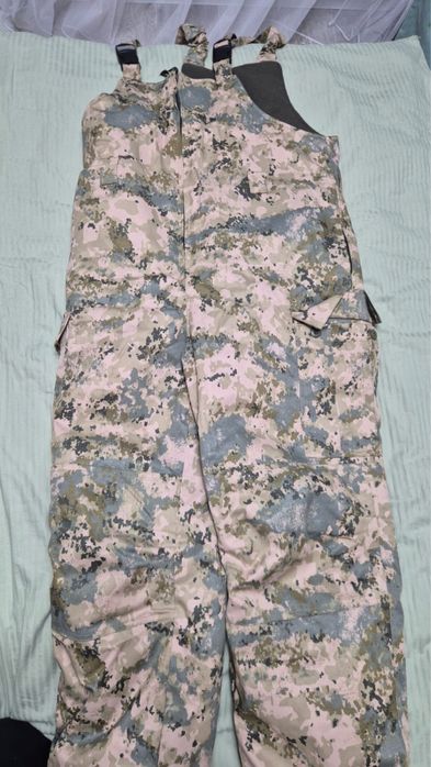 Продам бушлат комплект и лето комлект