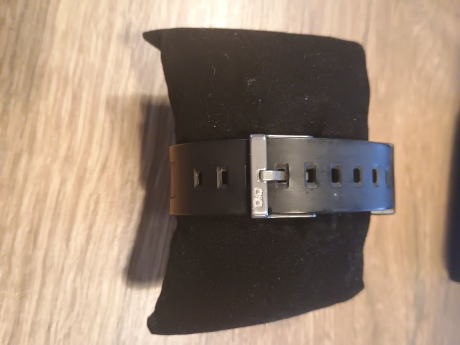 Ceas Quartz ,rezistent la apa ,inox Q&Q
Inaltimea minima (p