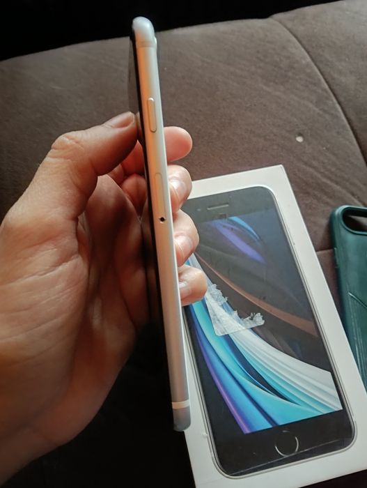 Iphone se 2022 като нов
