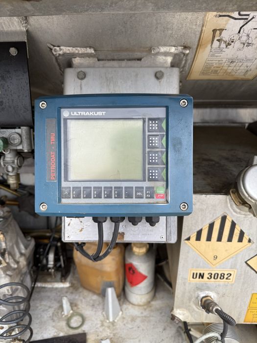 Autocisterna Mercedes