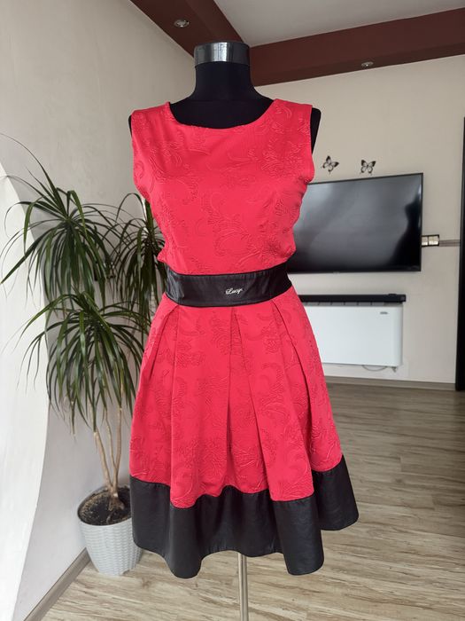 Къса официална рокля Lucy- обличана веднъж!